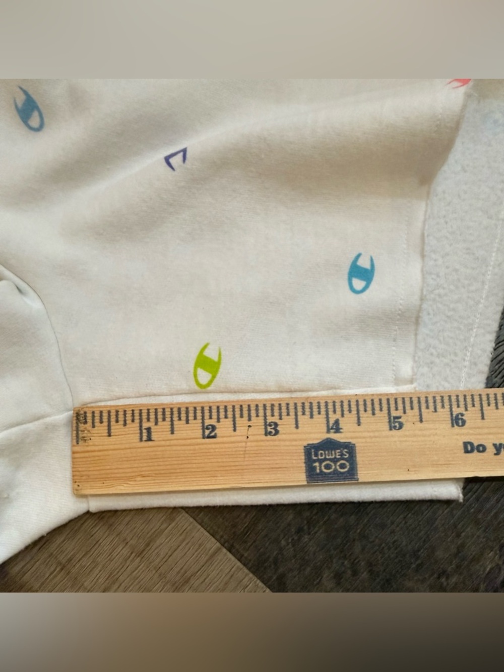 Champion White Logo Sweatshorts Size Medium - Picture 10 of 14